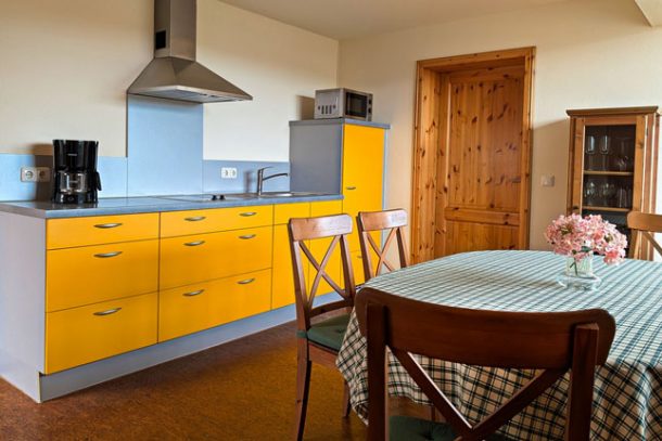 Küchenzeile mit Sitzgruppe Ferienwohnung Kornkammer